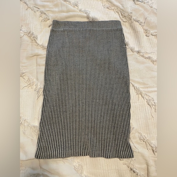 Chic Bodycon Business Skirt / Gray & White - Picture 3 of 4